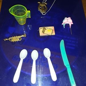 Vintage 9-Piece Lot Miscellaneous Dollhouse Items 1960s to 1970s